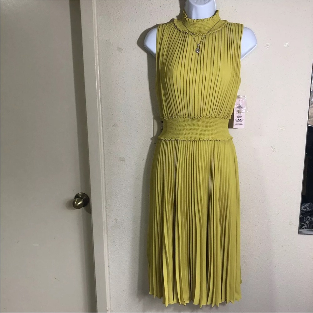 Nanette Lepore Women’s Smocked Neck Pleated Dress Size 2 Yellow Midi Flowy Summe
